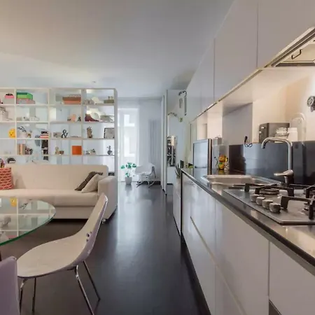 Апартаменты Lovely In The Heart Of Милан